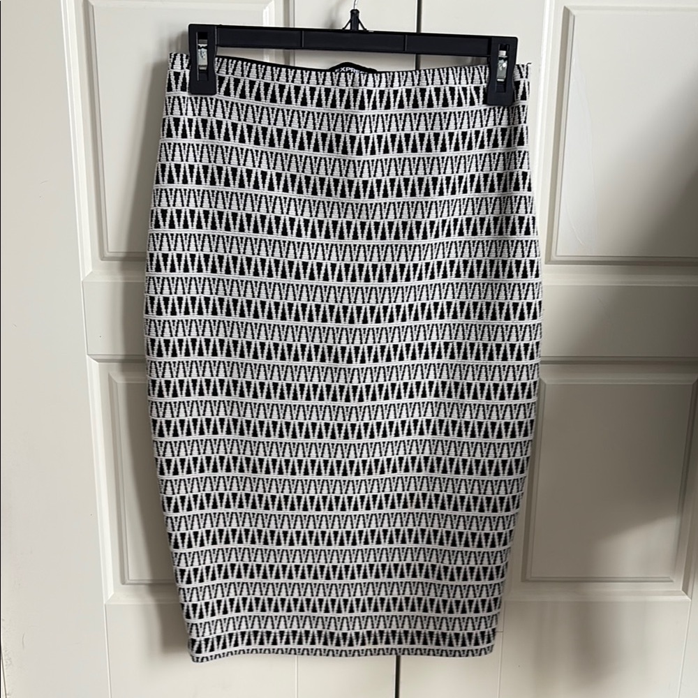 Express Black and White Knee-Length Pencil Skirt